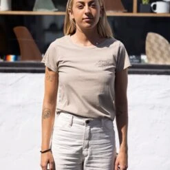 Women's Costa Mesa Tee | Oatmeal -Almond Surfboards 2E1A3667