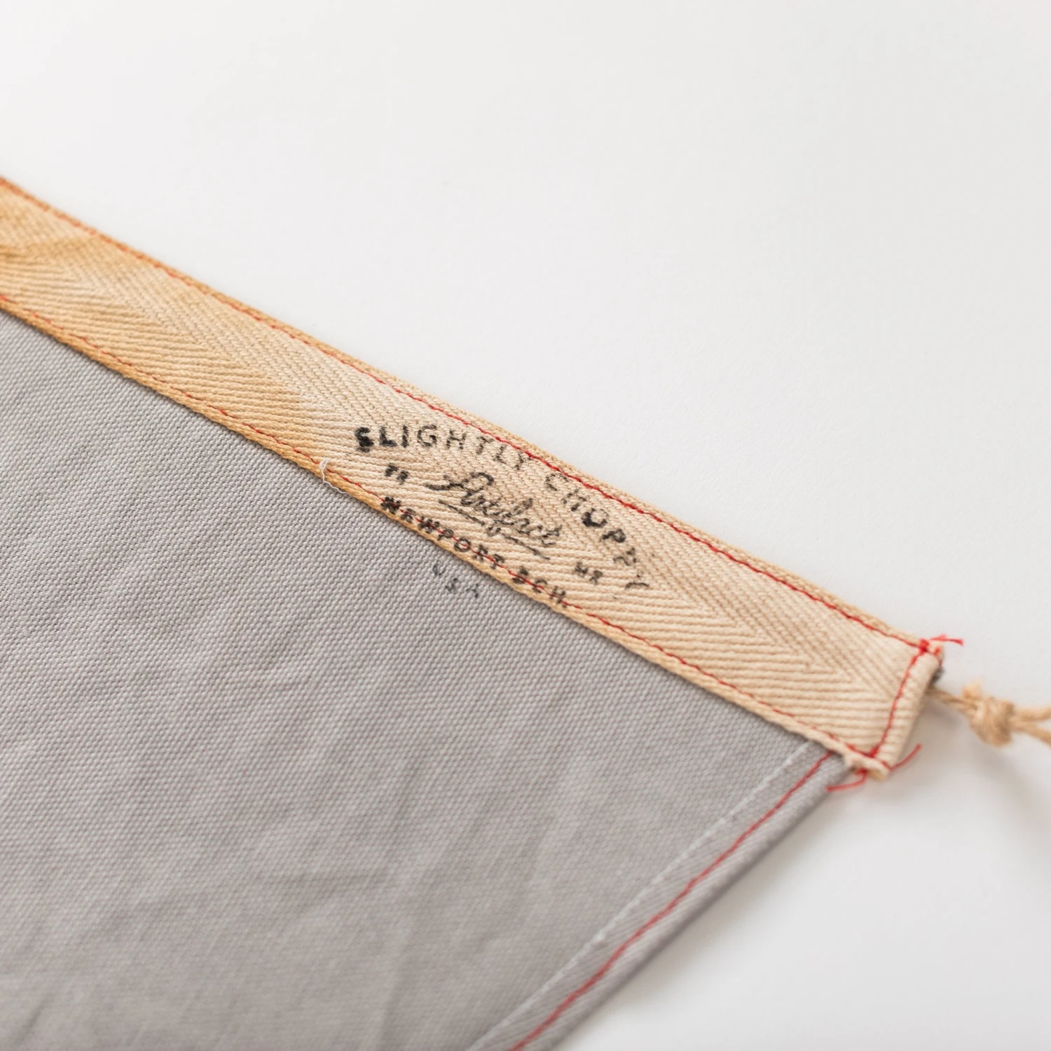 Slightly Choppy <br> Queens Flag 3 Slightly Choppy <br> Queens Flag - Image 3