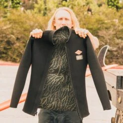 Howler X Almond Surfboards Wetsuit Jacket 9 Howler X Almond Surfboards Wetsuit Jacket -Almond Surfboards S23 Almond HB wersuit 2 d15dcc13 795f 4542 be68 73fb195744cd jpg